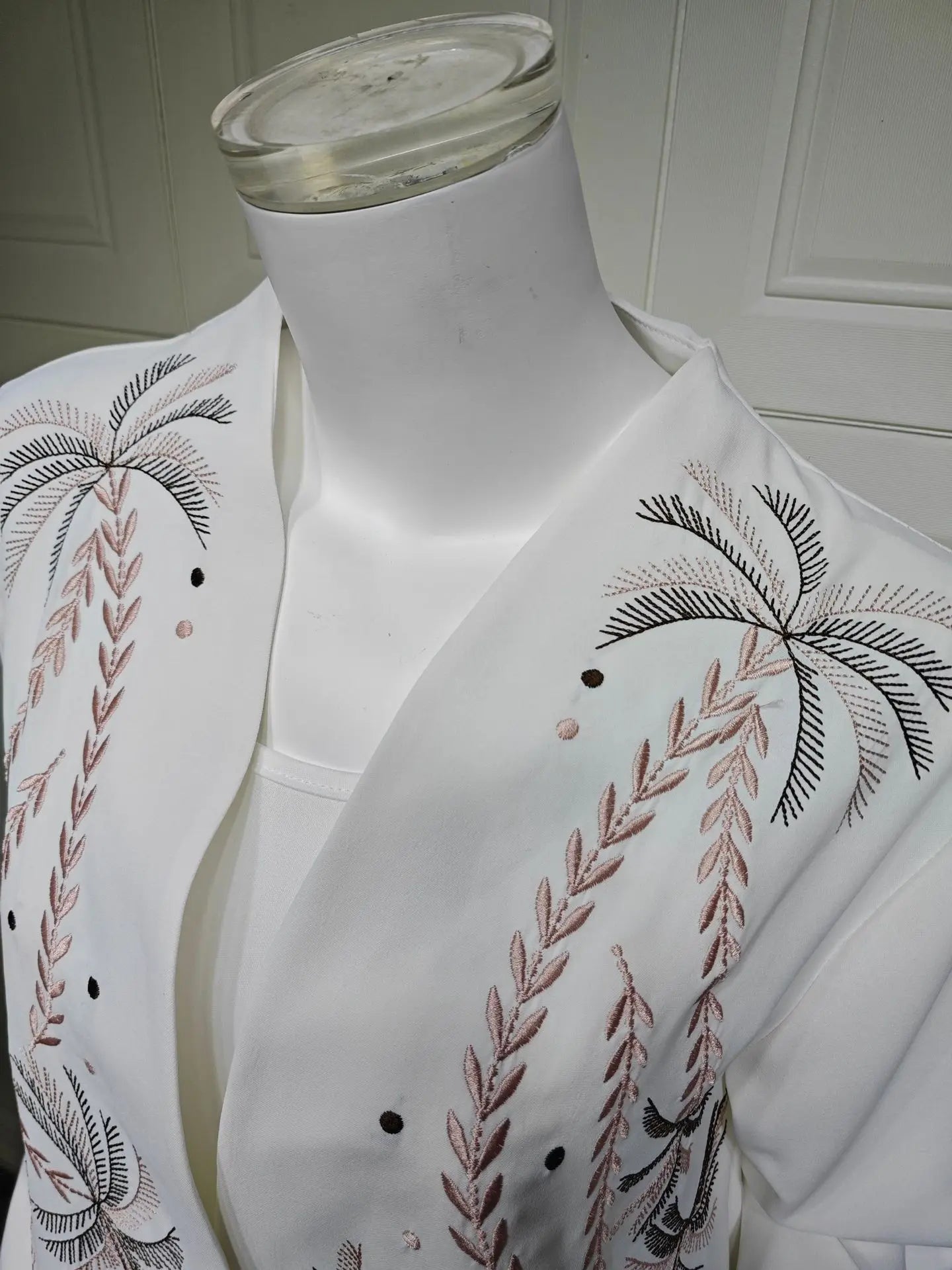 Kimono Abaya Blanc Brodé Luxueux confort