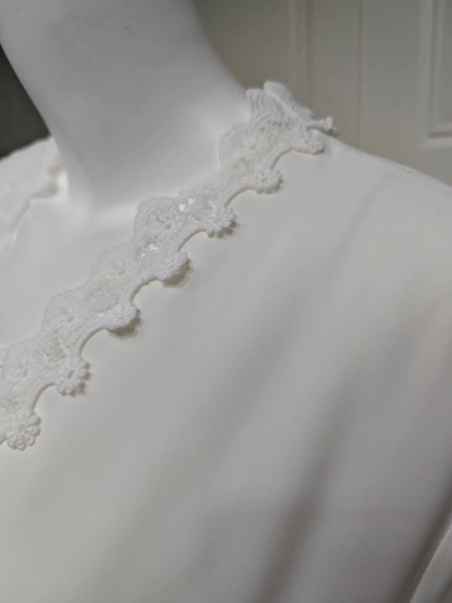 Kimono Abaya Blanc Minimaliste à Dentelles tendance