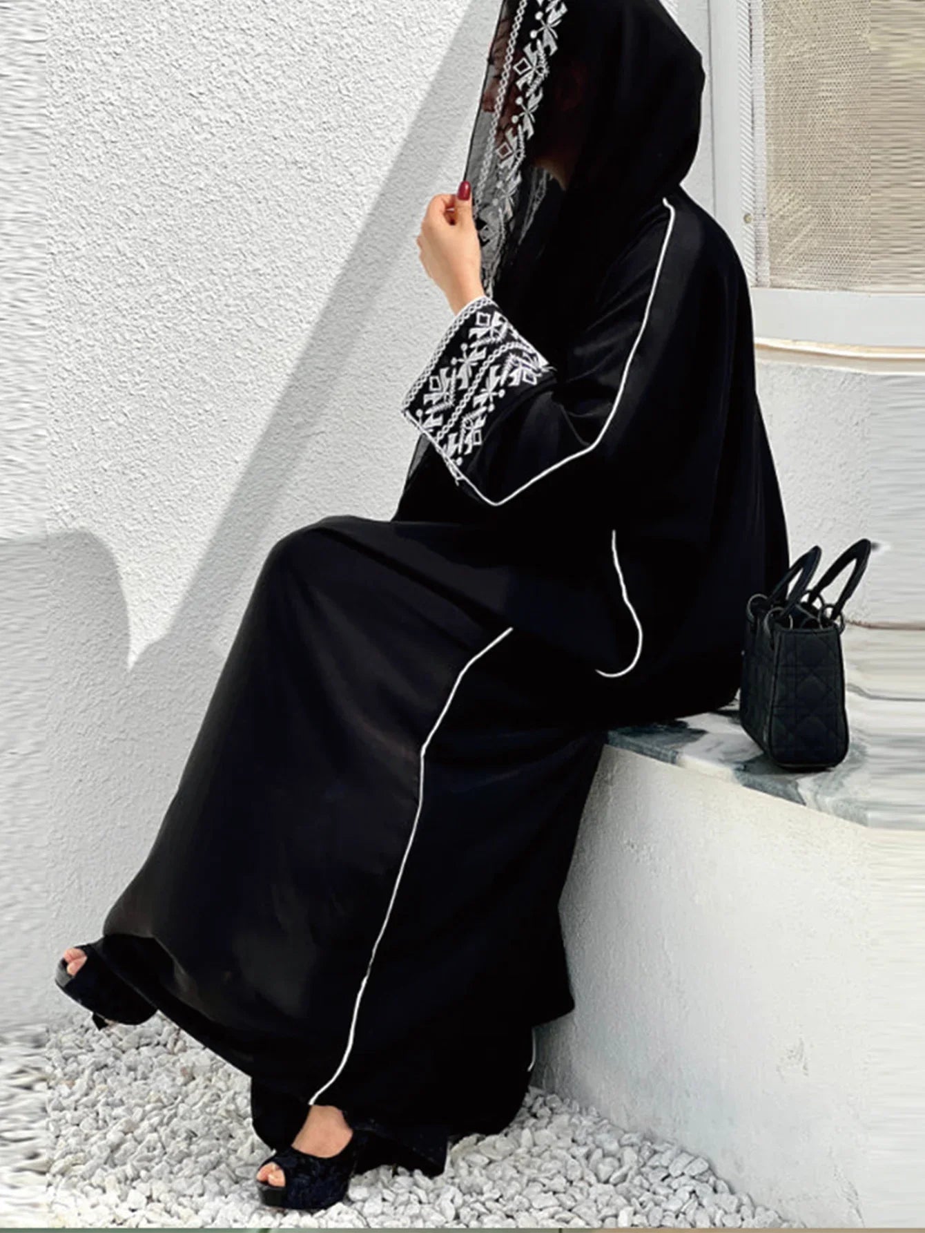 Kimono Abaya Noir à Broderie léger