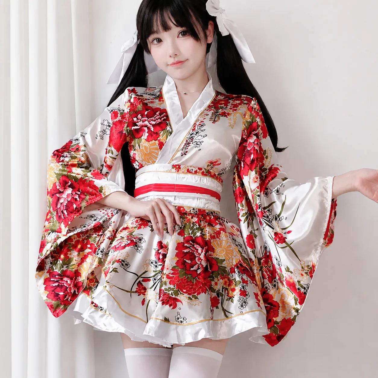 Kimono Japonais Blanc Fleuri Rouge