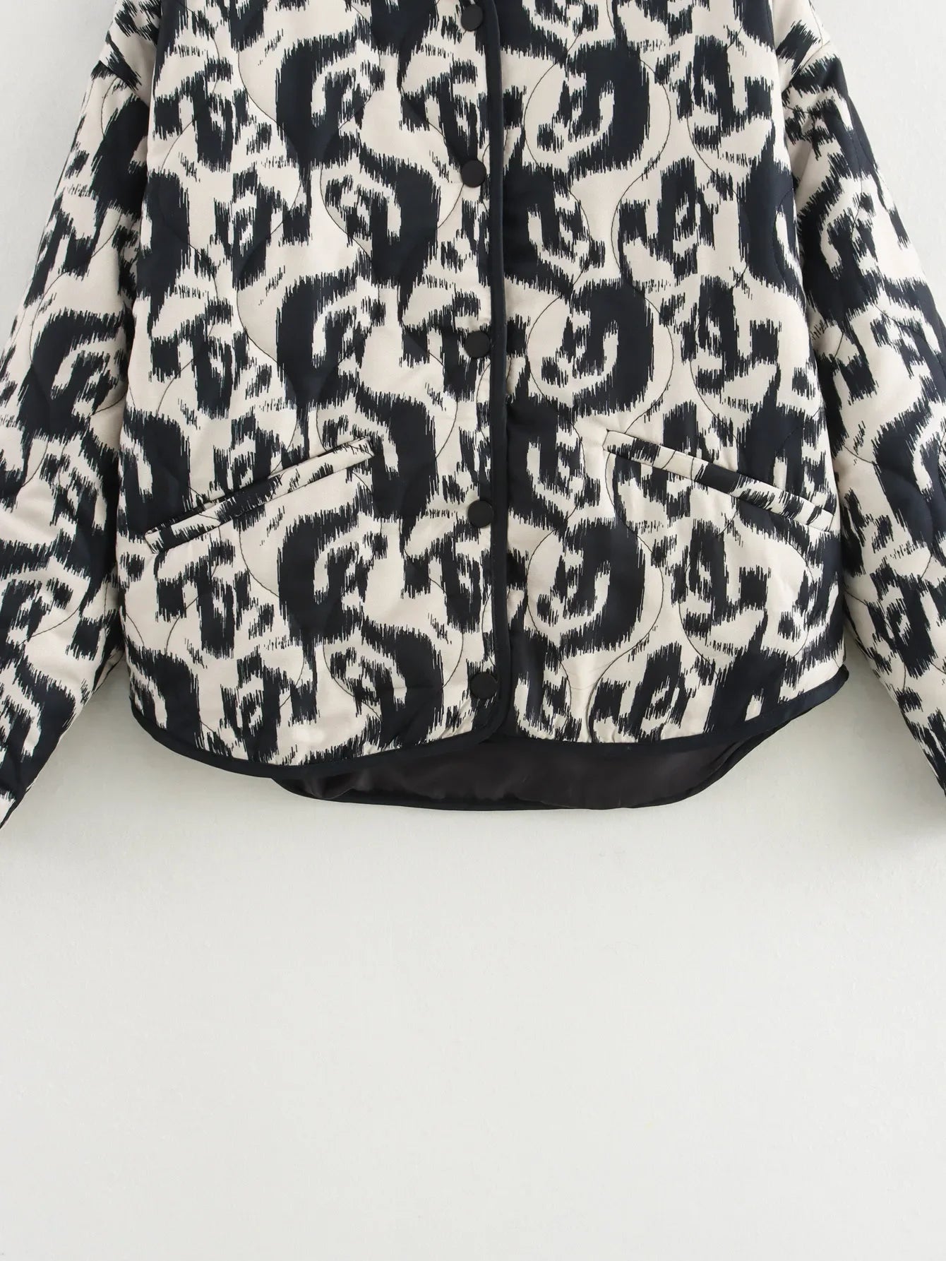 Veste Kimono Noire Elégante Epaisse Moderne