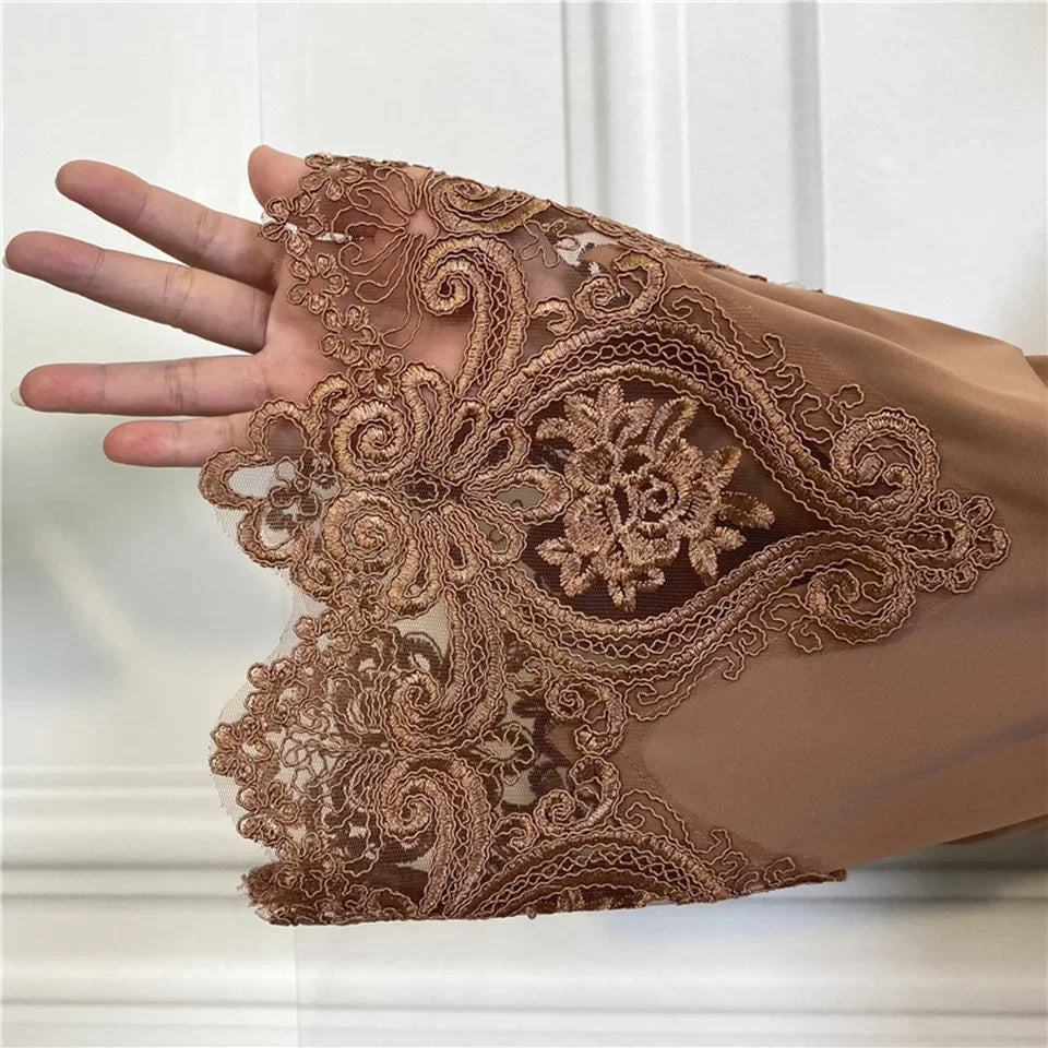 Kimono Abaya Marron Clair Stylé avec dentelle