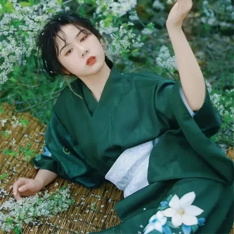 Kimono Japonais Vert à Fleurs Traditionnel
