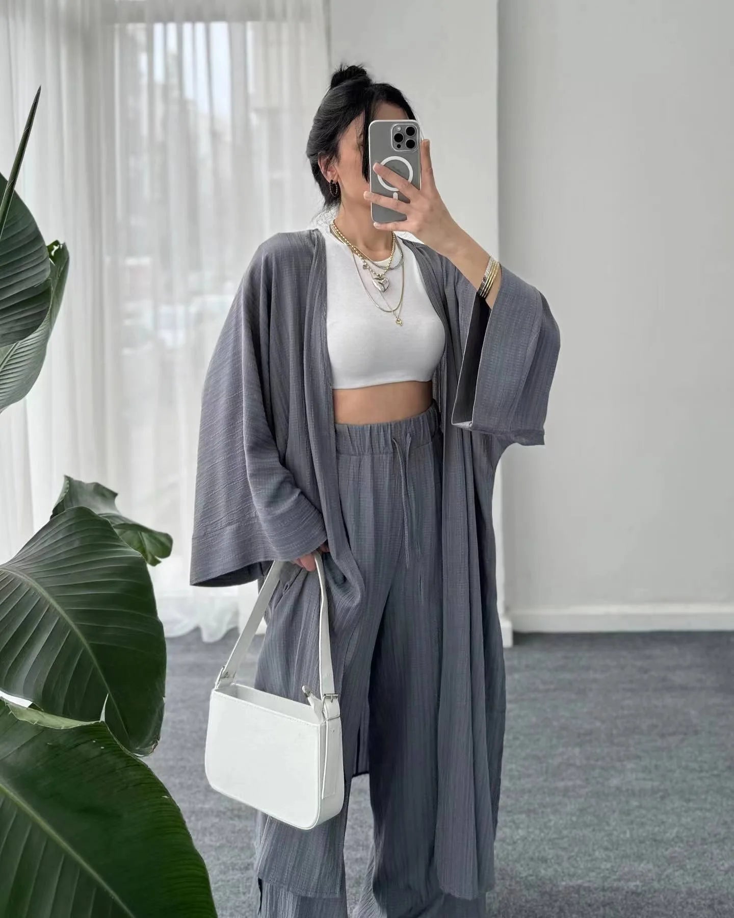 Graues, plissiertes, lockeres Kimono-Set