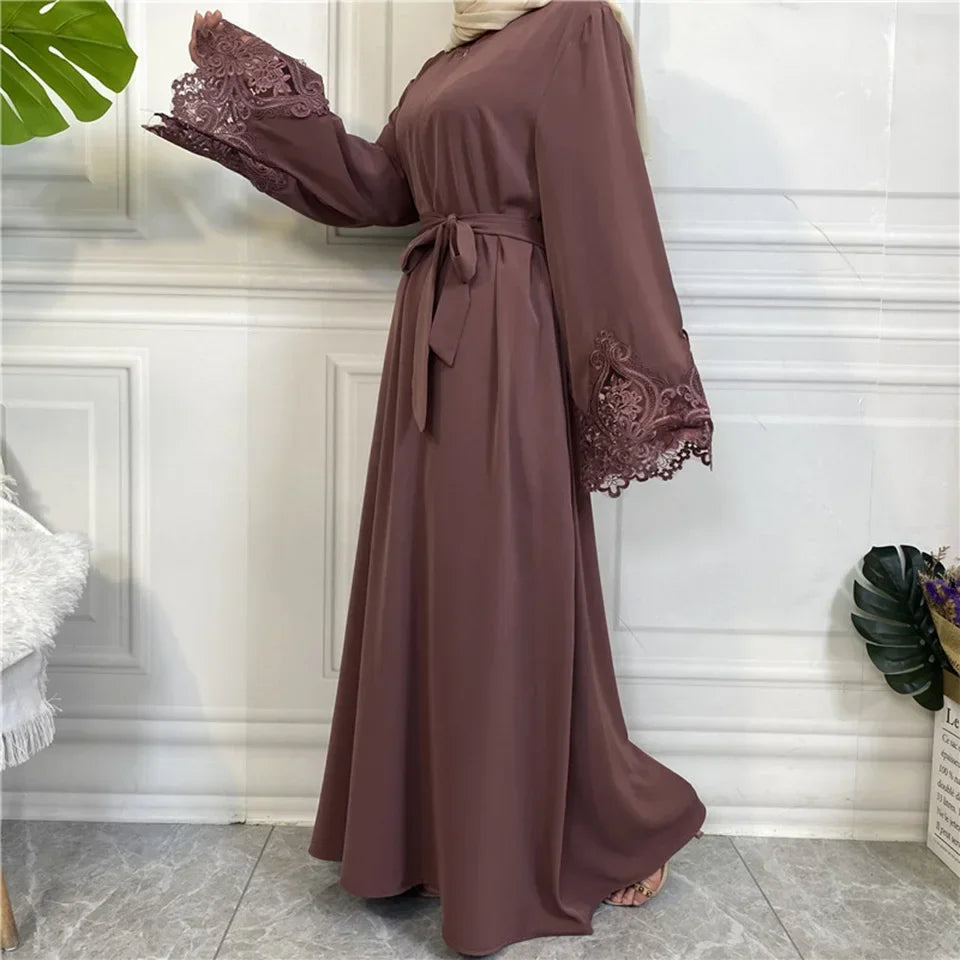 Kimono Abaya à Dentelles Mauve Classique
