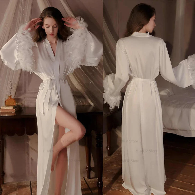 Robe Kimono Blanche à Plumes pour soirée