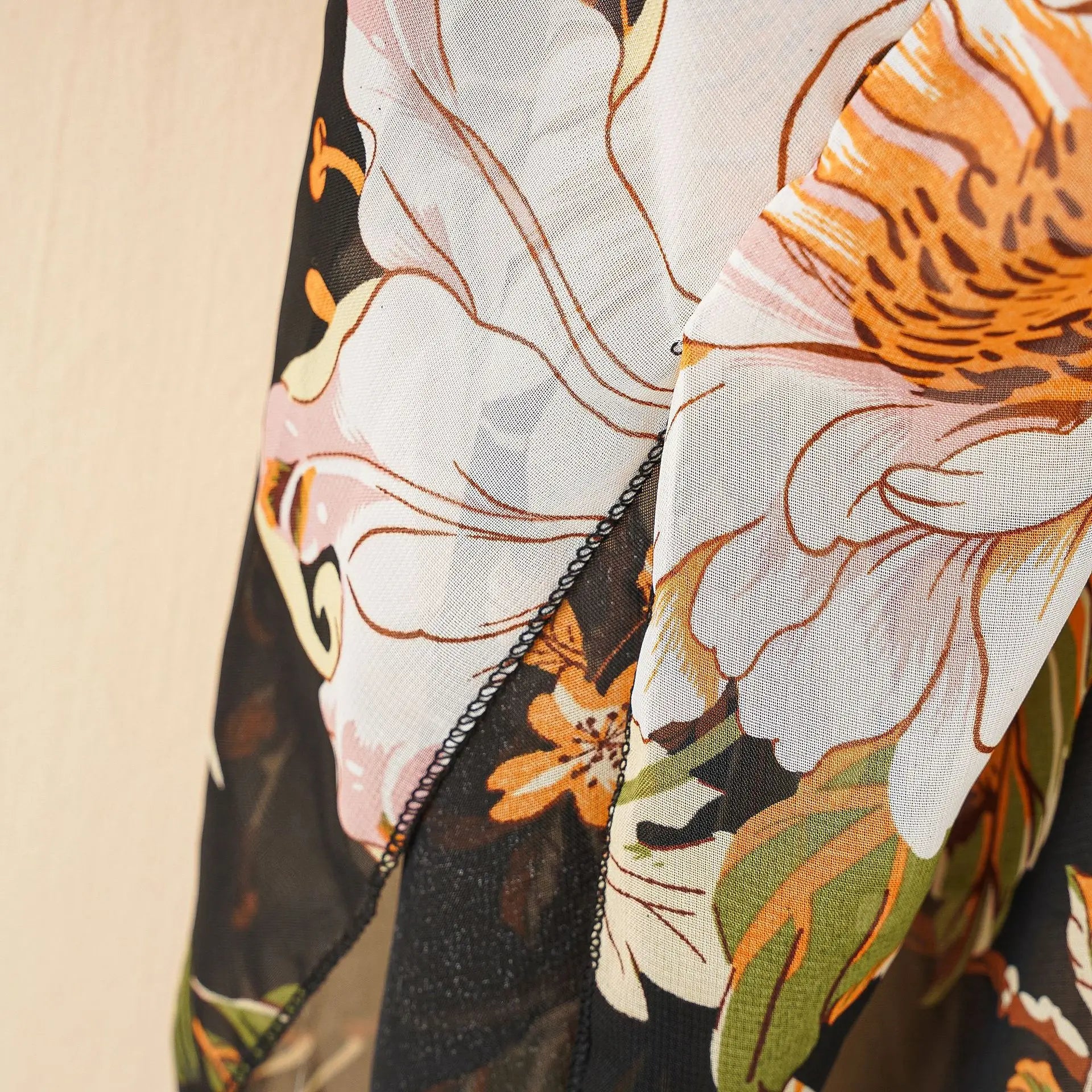 Kimono de Plage Noir Transparent à Fleurs doux
