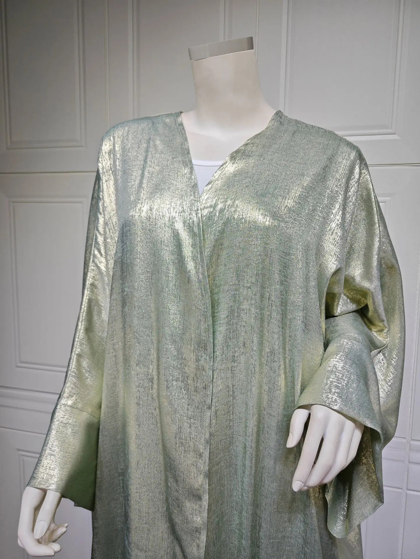 Abaya Kimono Minimaliste Satinée Élégante