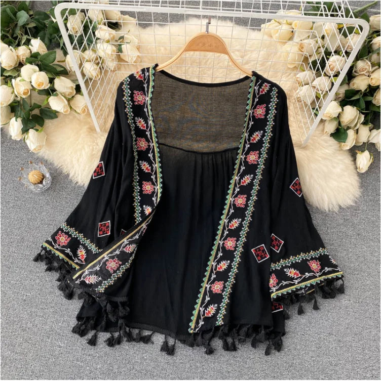 Veste Kimono Noire Boho Brodée Design