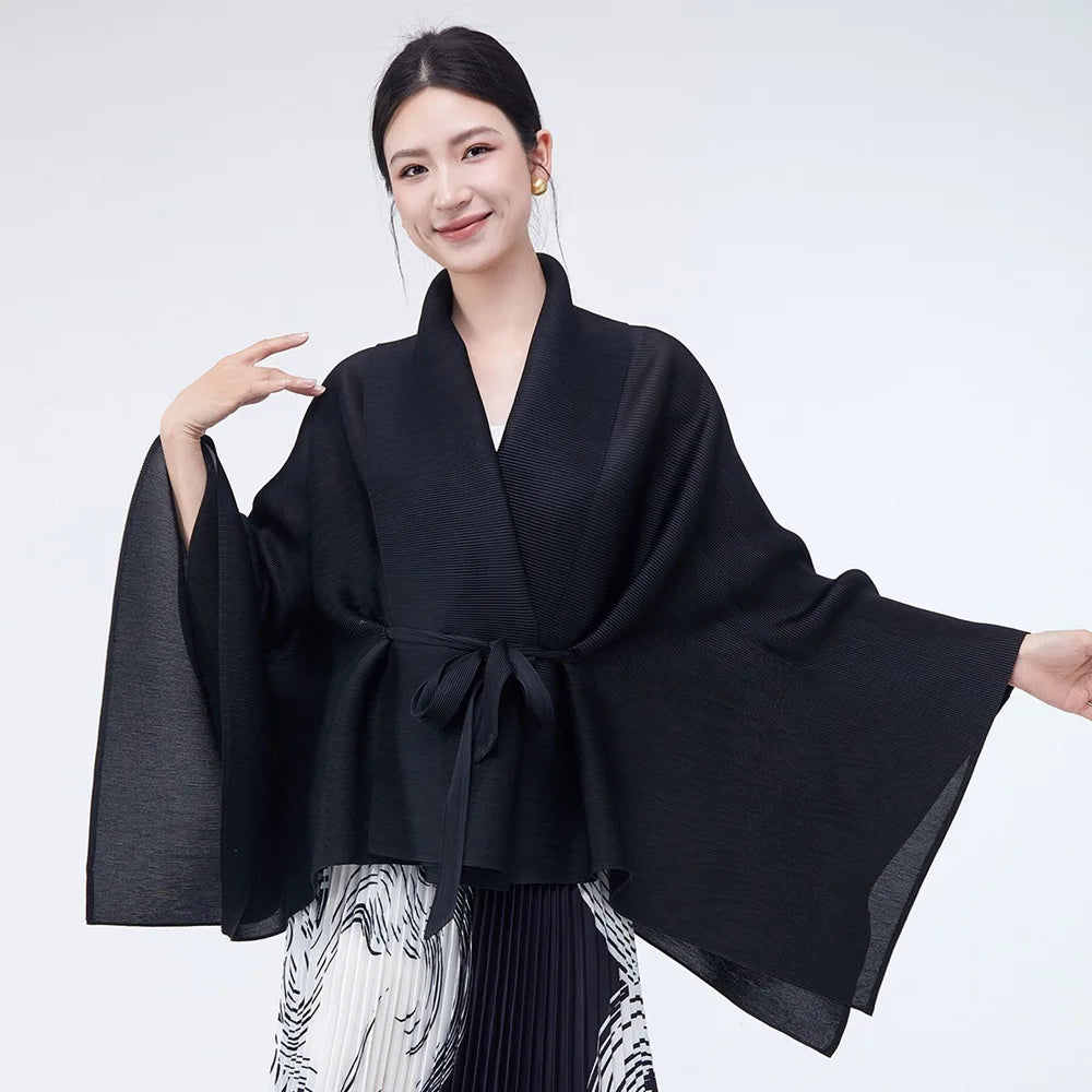 Veste Kimono Noire Raffinée Irrégulière