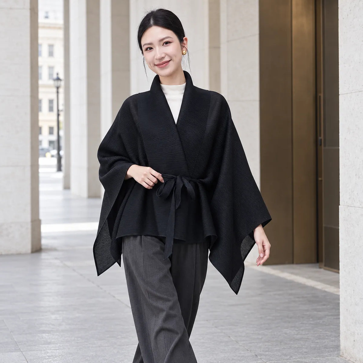 Veste Kimono Noire Raffinée Irrégulière