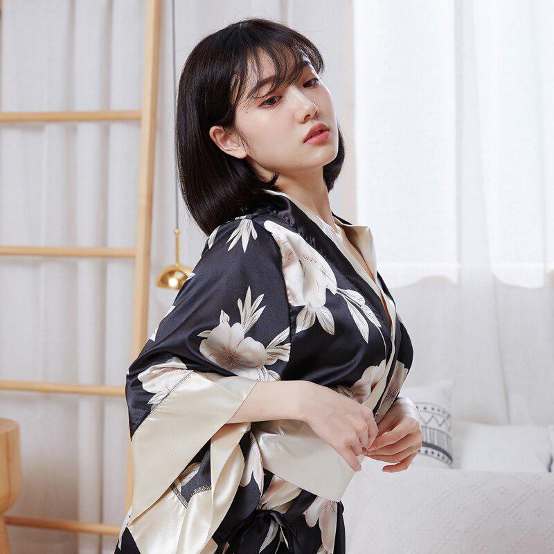 Kimono Court Femme Japonais Design
