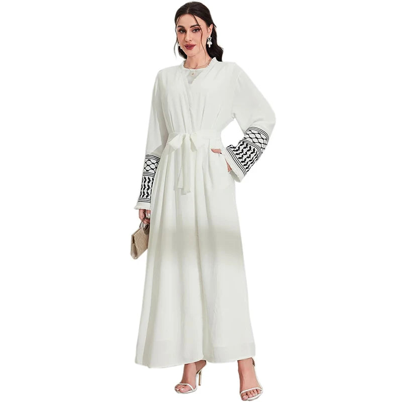 Abaya Kimono Blanche à Motifs Graphiques ceinturé