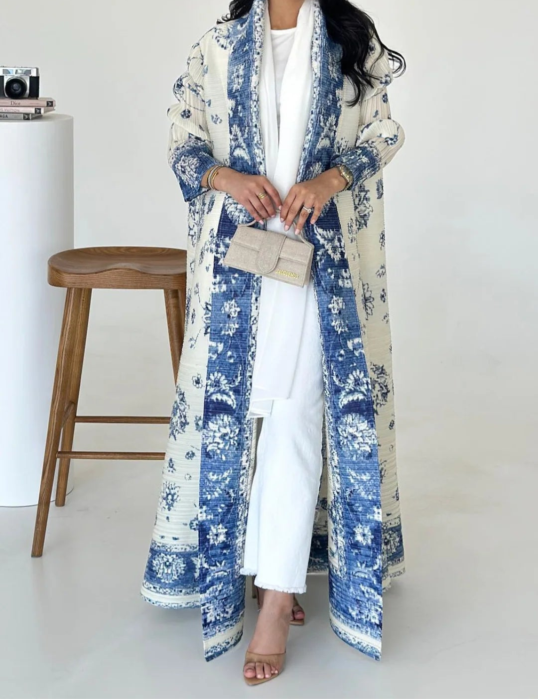 Kimono Abaya Blanc à Motifs Bleus