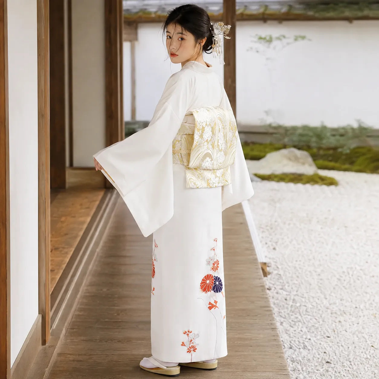 Kimono Blanc Femme Traditionnel Design