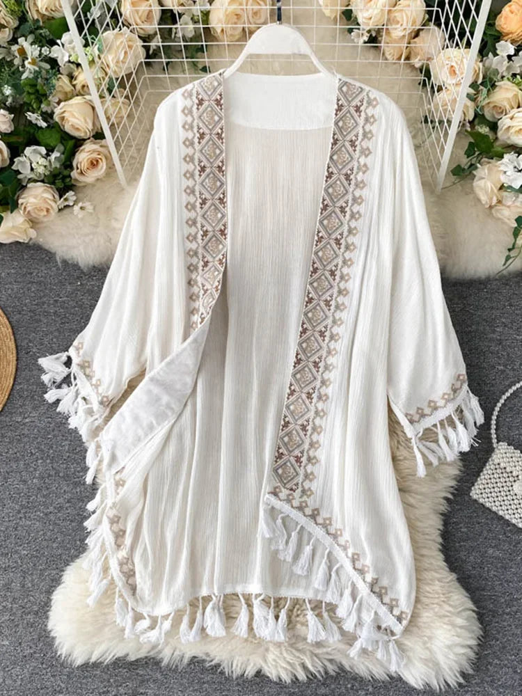 Kimono Brodé Court Ethnique blanc