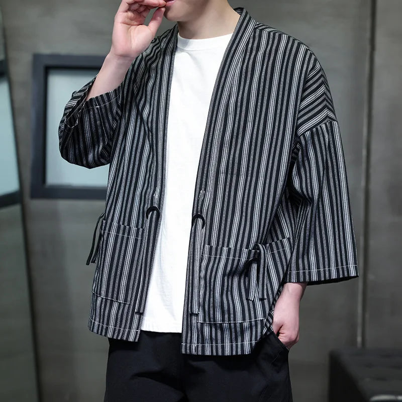 Veste Kimono Homme Noir à Rayures Stylé