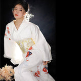 Kimono Japonais Traditionnel Blanc Fleuri